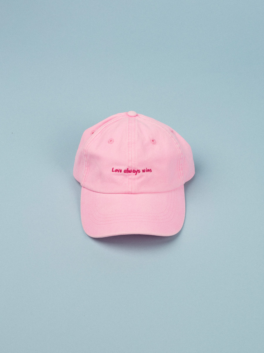 Cap - love wins - pink